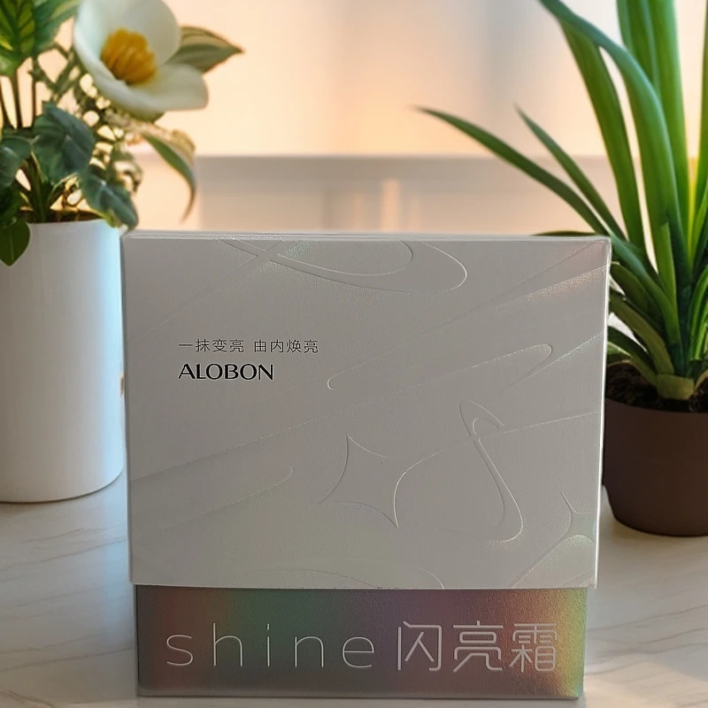雅邦闪亮霜    一抹变亮 由内焕亮