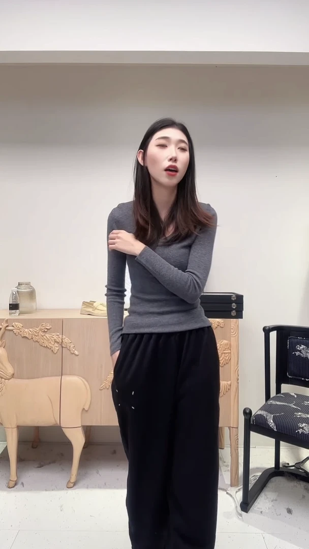 黑色直筒加绒束脚裤