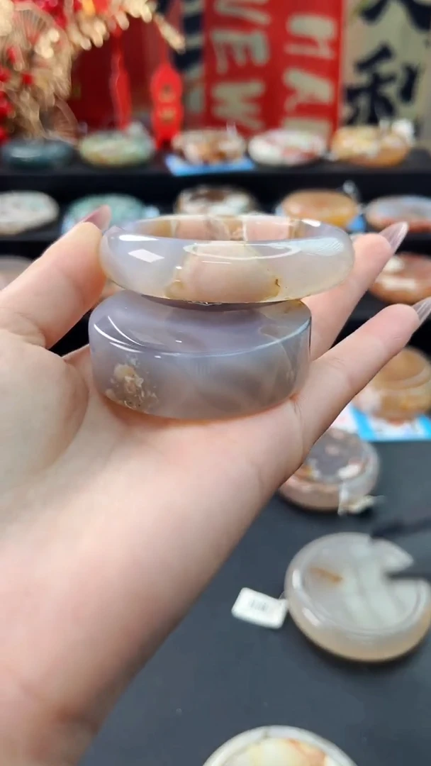 【闪购商品】石英质玉手镯未镶嵌赠送镯心（53圈口）