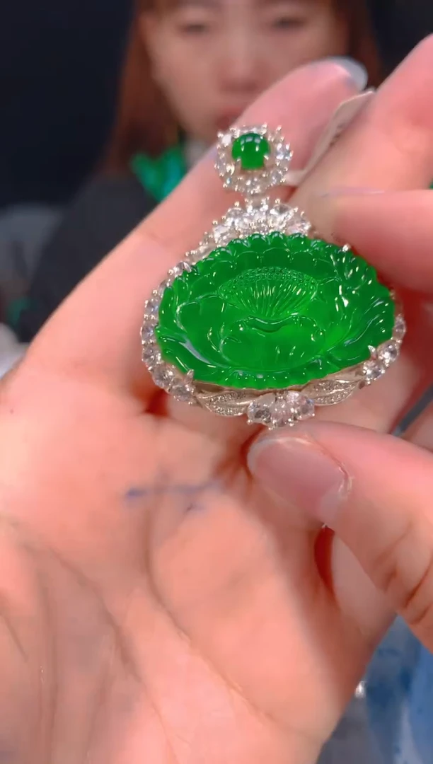 【闪购商品】定制翡翠未镶嵌97定制翡翠，多样性发货（发其一）