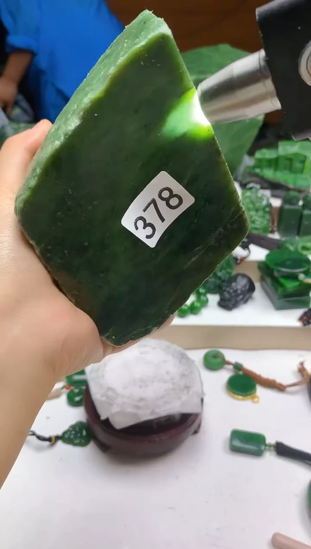 和田玉（碧玉）未镶嵌珠宝半成品0
