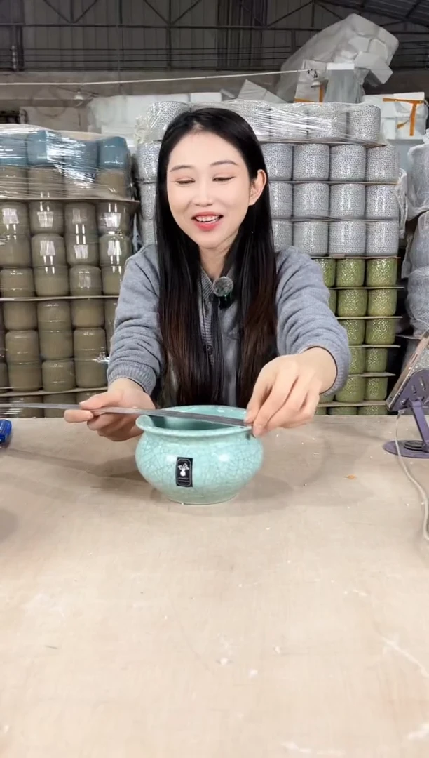 【闪购商品】陶瓷矮款裂纹浅绿15x9