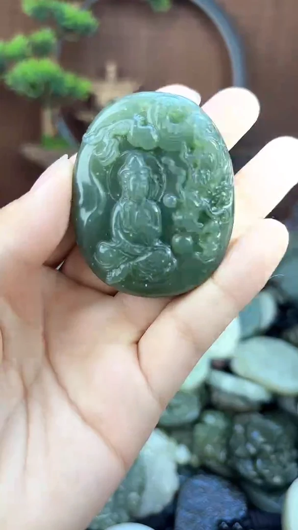 和田玉未镶嵌颈饰1