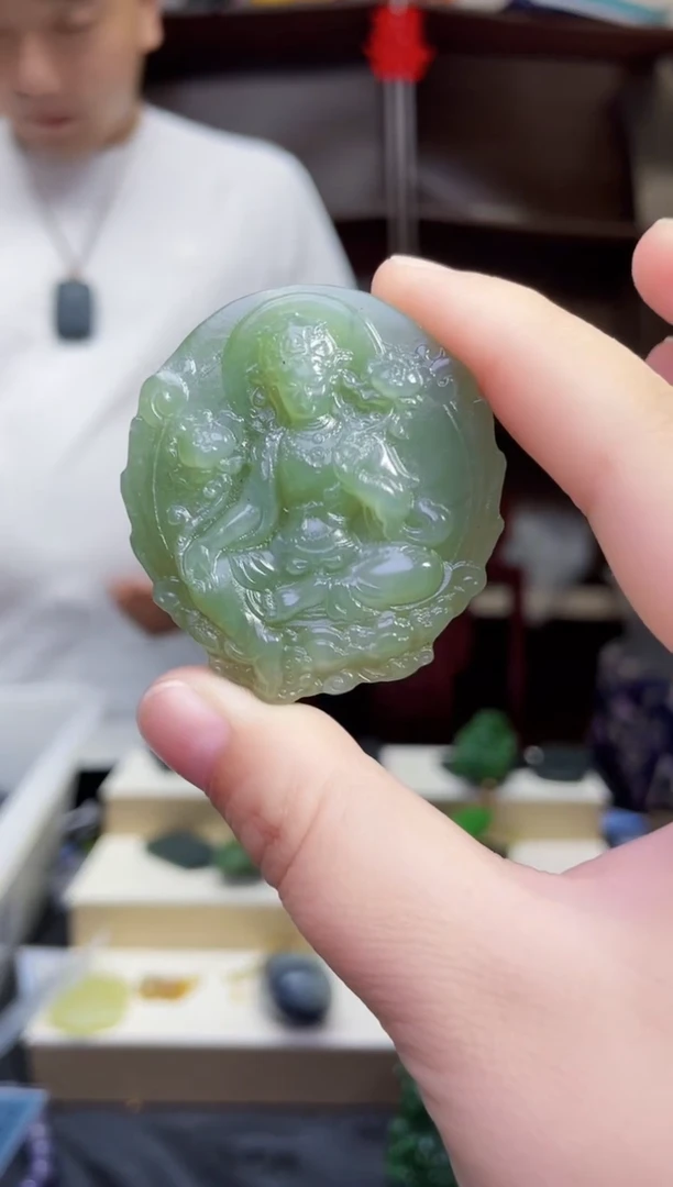 和田玉未镶嵌颈饰1