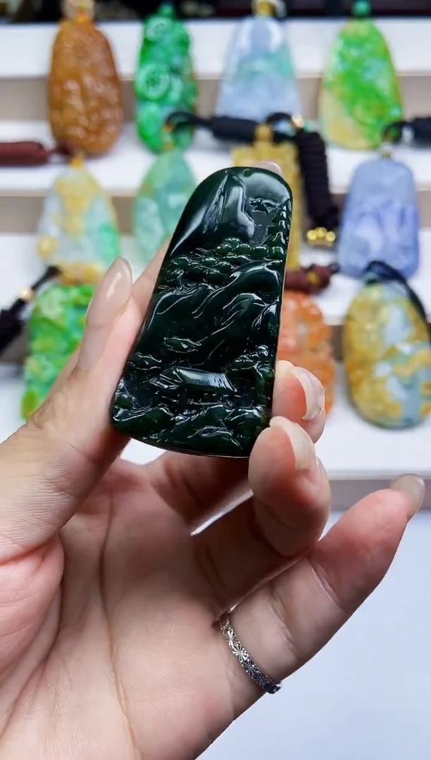 颈饰未镶嵌翡翠翡翠A货