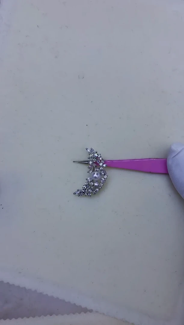 未镶嵌饰品海水珍珠设计款胸针