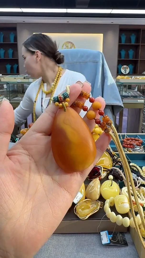 琥珀颈饰未镶嵌90秒拍号