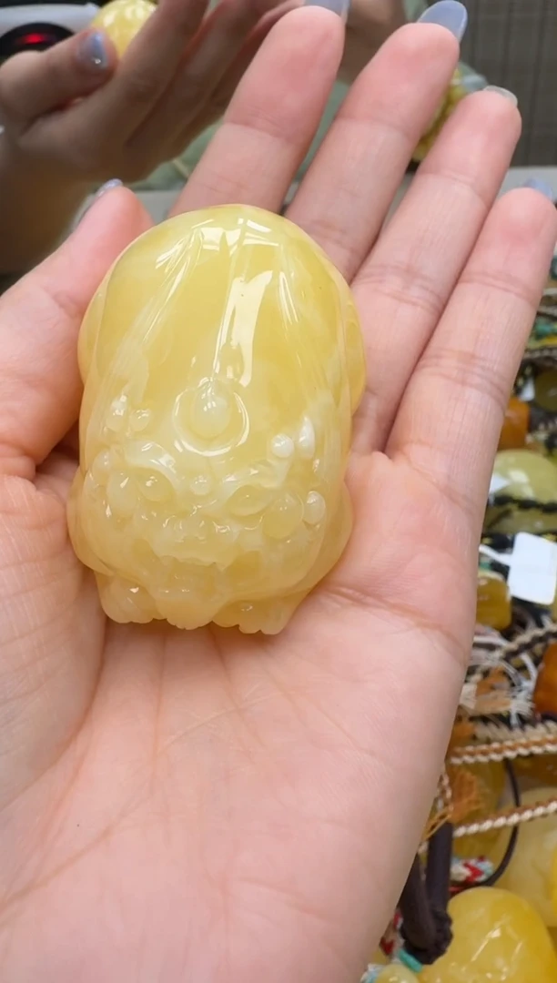 裸石琥珀未镶嵌如图