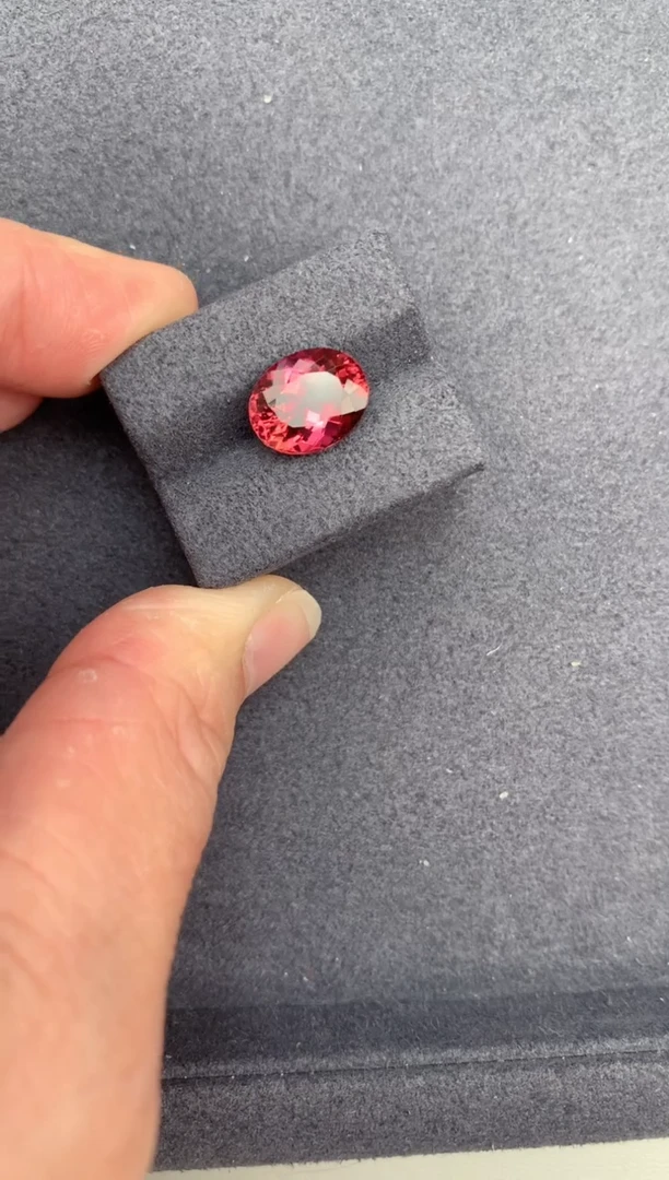 【闪购商品】碧玺裸石未镶嵌3.9ct 粉碧玺