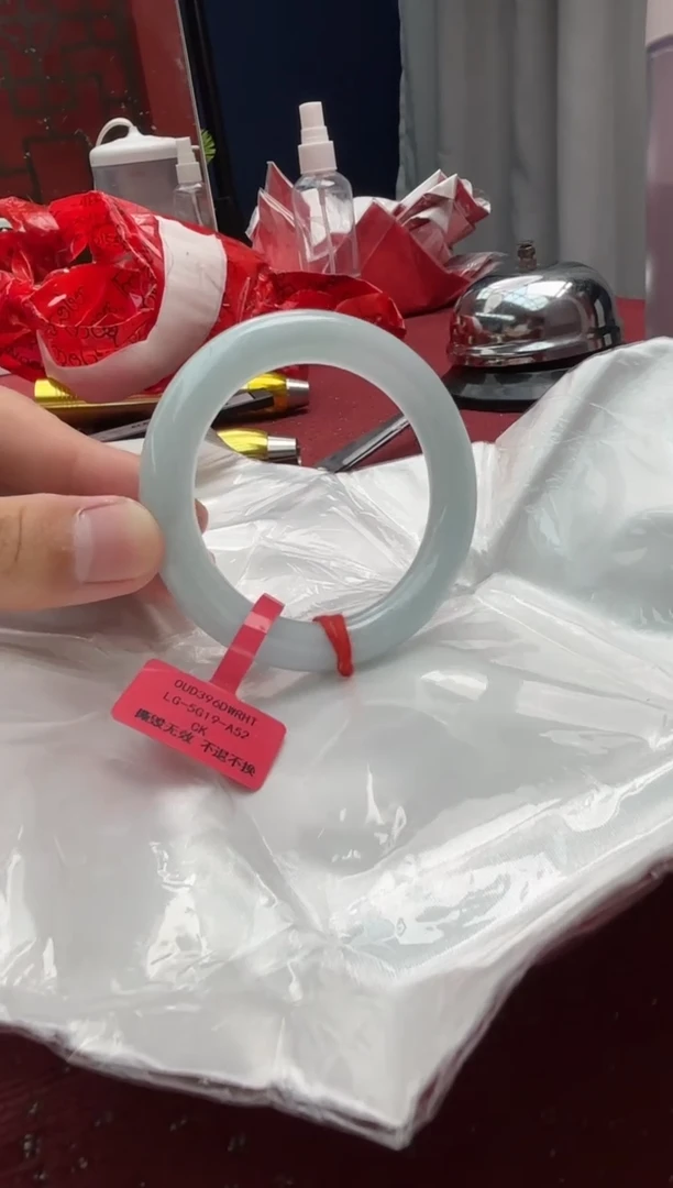 未镶嵌手镯（圆镯）翡翠翡翠手镯5