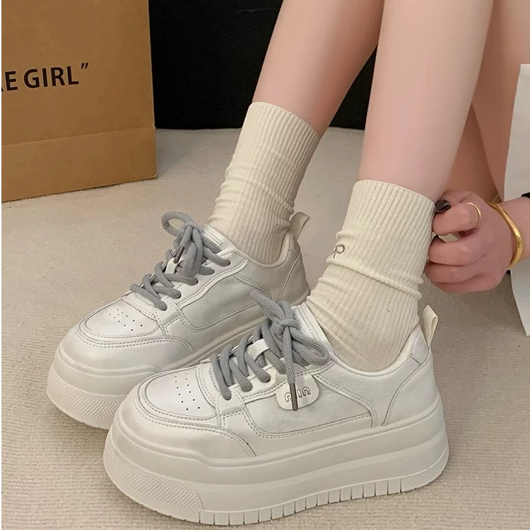 厚底小白鞋女2025年春季新款百搭休闲爆款面包鞋增高松糕运动板鞋