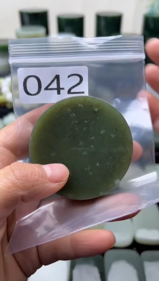 未镶嵌和田玉珠宝半成品镯芯