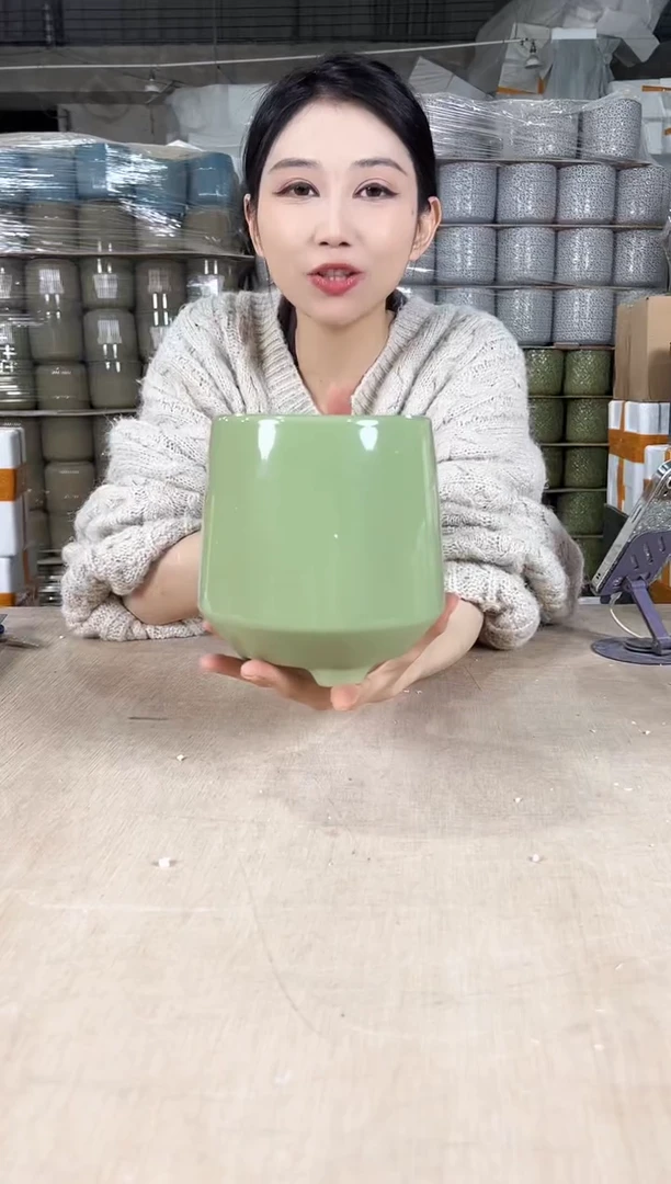 【闪购商品】陶瓷高脚绿花釉13x15