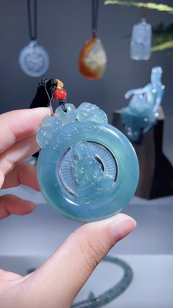 颈饰未镶嵌翡翠观音