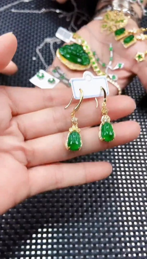 【闪购商品】翡翠耳饰未镶嵌111111111