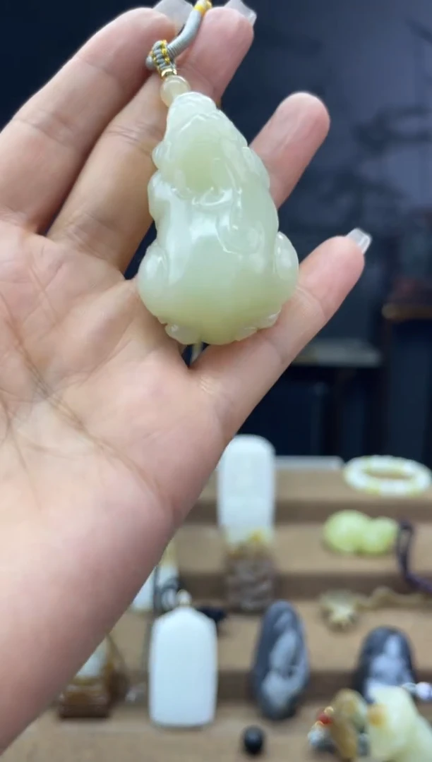 颈饰未镶嵌和田玉1