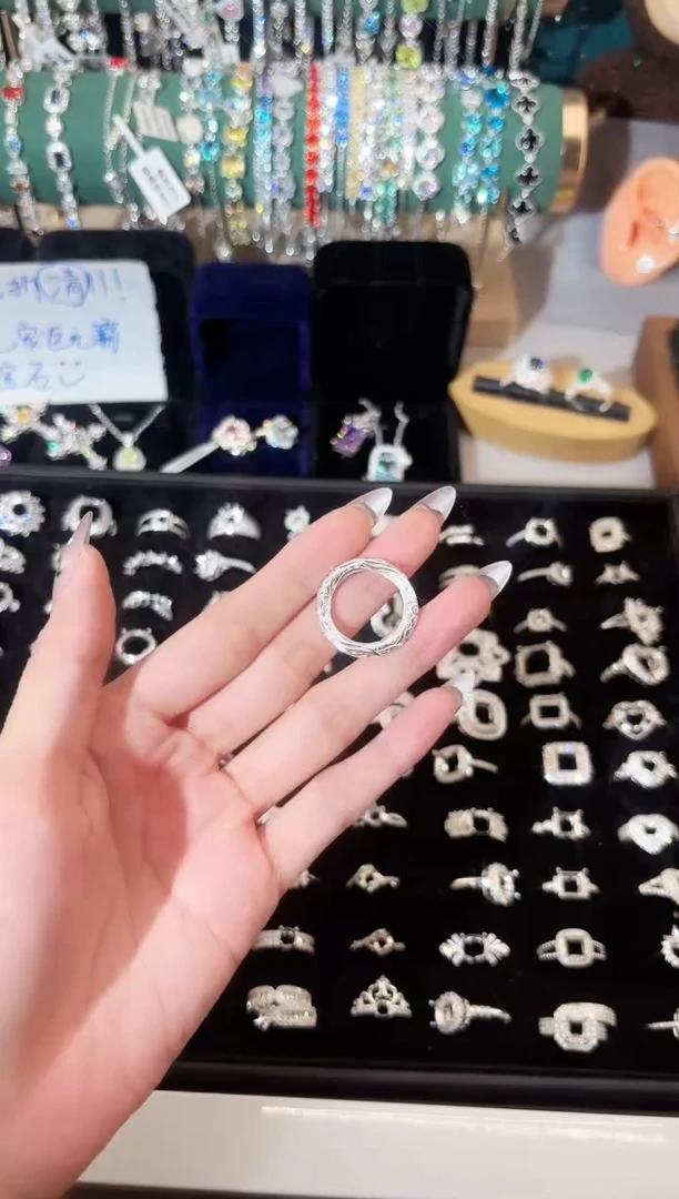 非金属合成立方氧化锆成品颜色随机