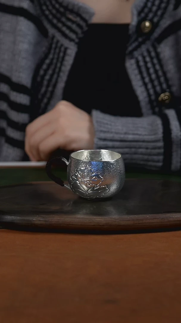 手工锤纹莲花主人杯