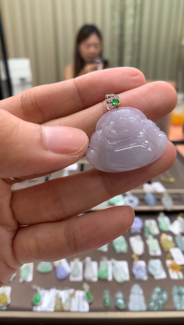 翡翠18K金镶嵌颈饰佛公