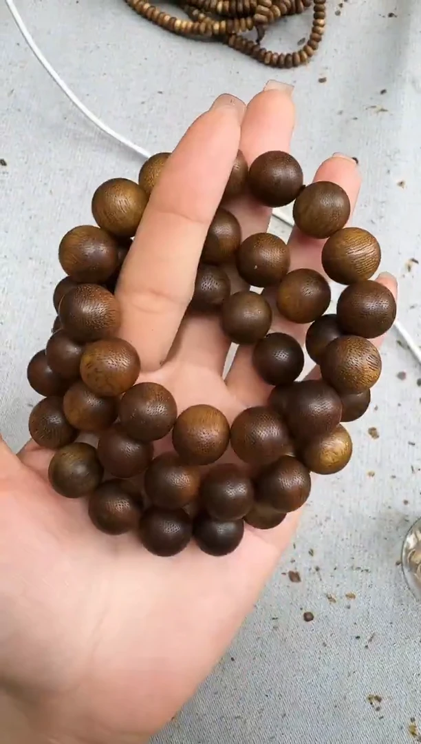 沉香手串1.4黄油格圆珠单圈多样性发一