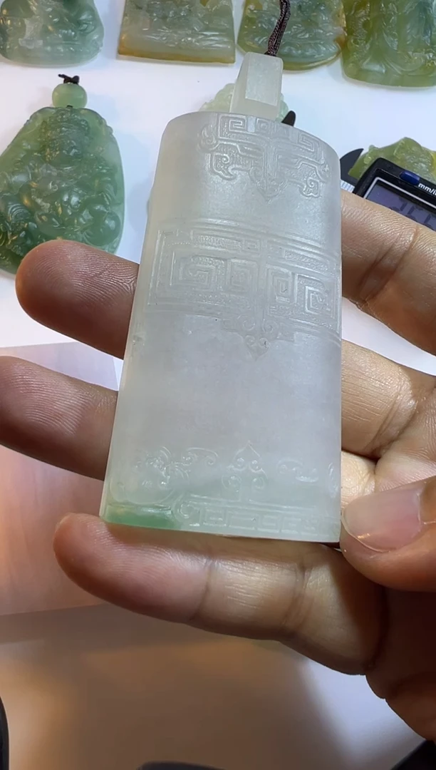 定制翡翠未镶嵌牌子