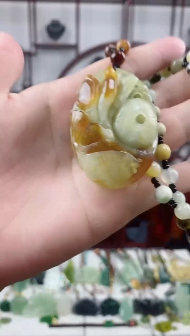 未镶嵌岫玉颈饰鱼篓