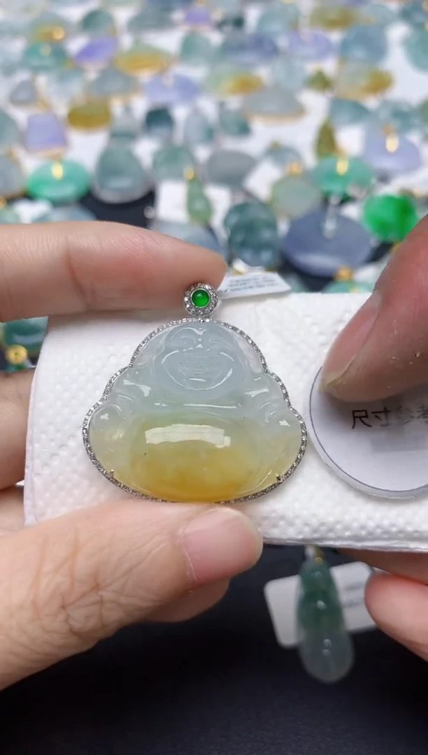 翡翠18K金镶嵌颈饰天然缅甸A货翡翠