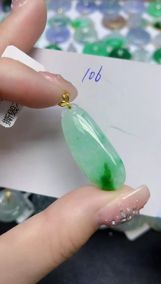 颈饰18K金镶嵌翡翠天然缅甸翡翠A货翡翠百元以上9元证书费自理
