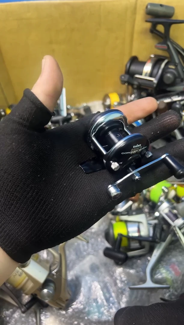 明*仔微瑕钓鱼轮，直播间讲解为准，看清楚再拍，如有拆卸不退换