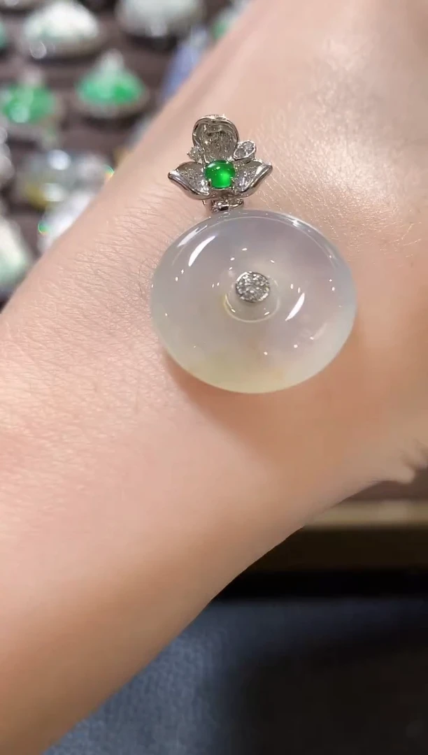 吊坠(不含链)18K金镶嵌翡翠a29