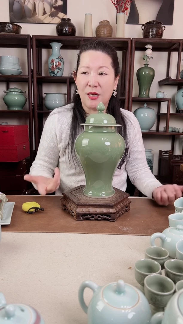 【闪购商品】杯纯手工 豆青釉 将军罐（黑点）