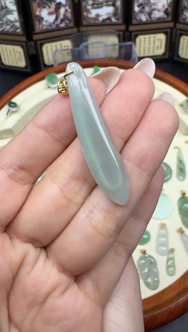 颈饰18K金镶嵌翡翠1580