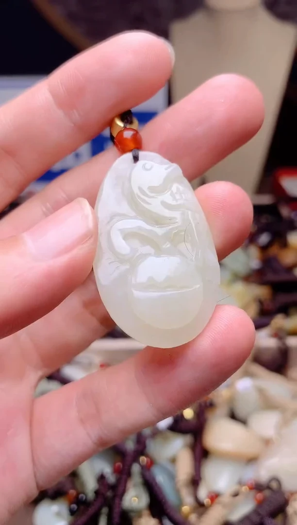 和田玉未镶嵌颈饰1