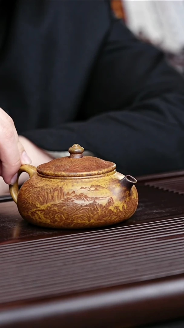 紫砂茶宠宜兴紫砂 山水牡丹寒江 龙骨金砂 曹营营 720