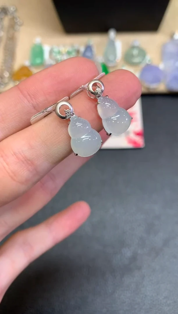 【闪购商品】翡翠颈饰18K金镶嵌葫芦【无服务费】【多样性发其一】