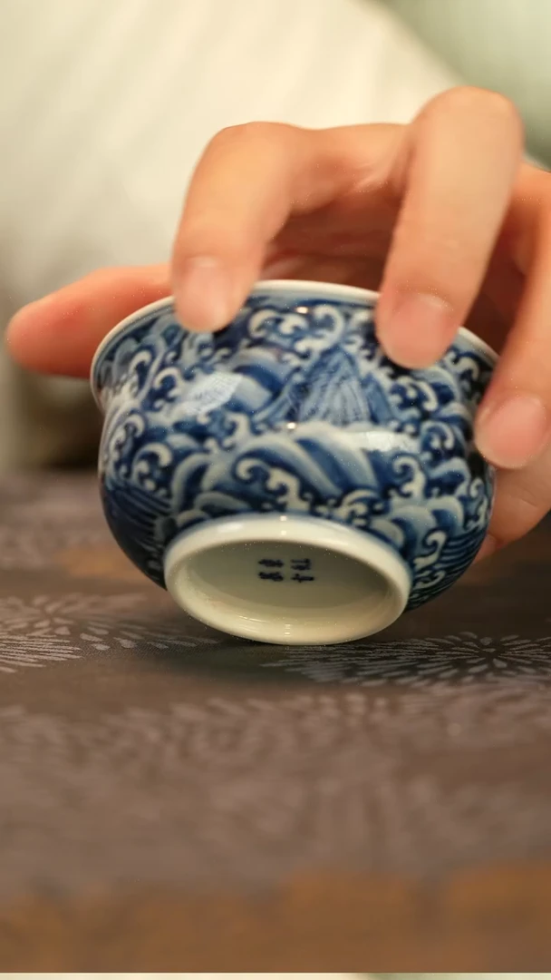 仿明青花江崖海水龙纹大炉式