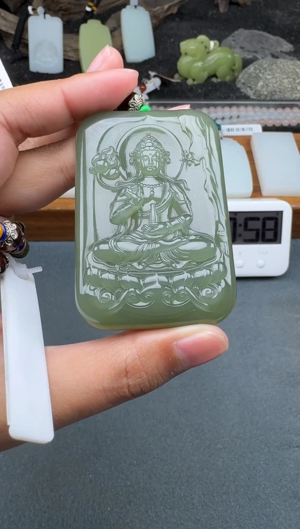 颈饰未镶嵌和田玉1