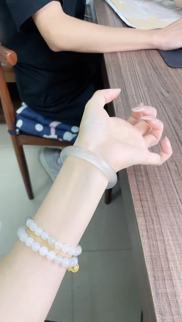 未镶嵌手镯石英质玉343-57