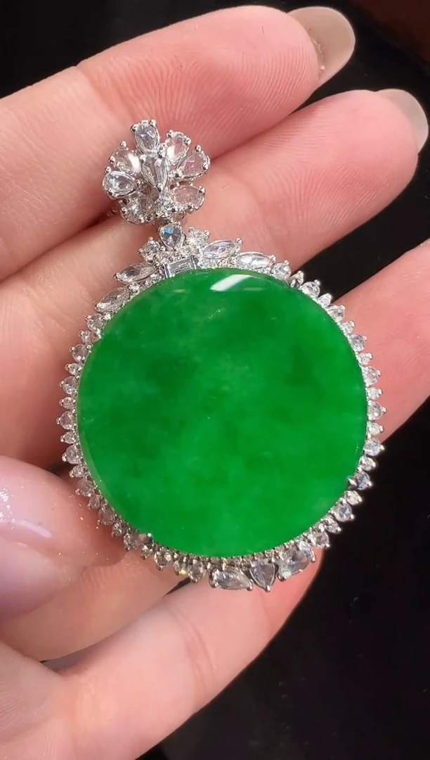 吊坠(不含链)18K金镶嵌翡翠吊坠AL3