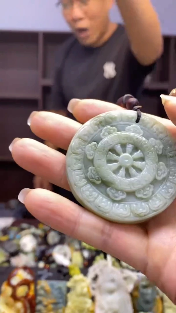 未镶嵌岫玉挂件