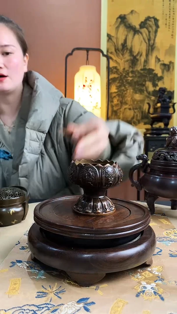 仿古苏工莲花熏香炉