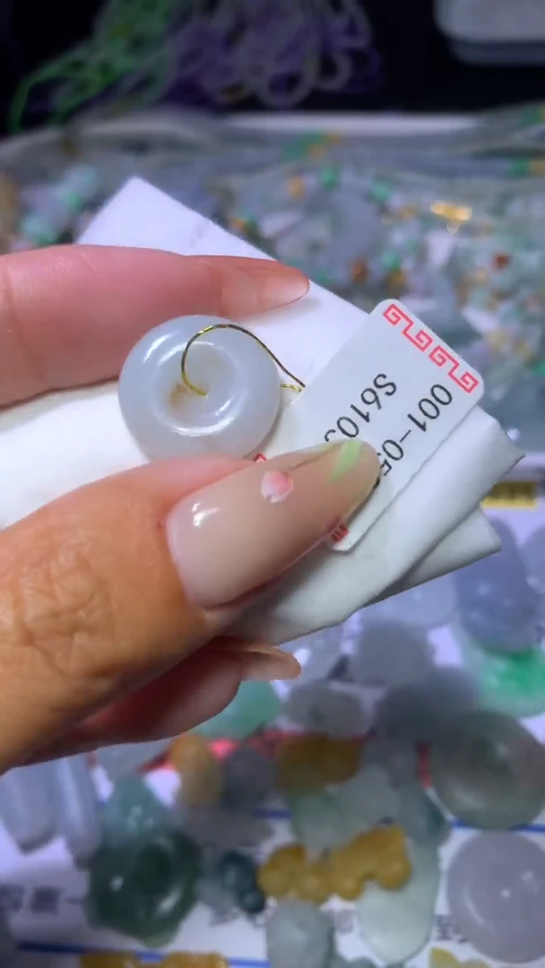 翡翠未镶嵌颈饰MXX011097