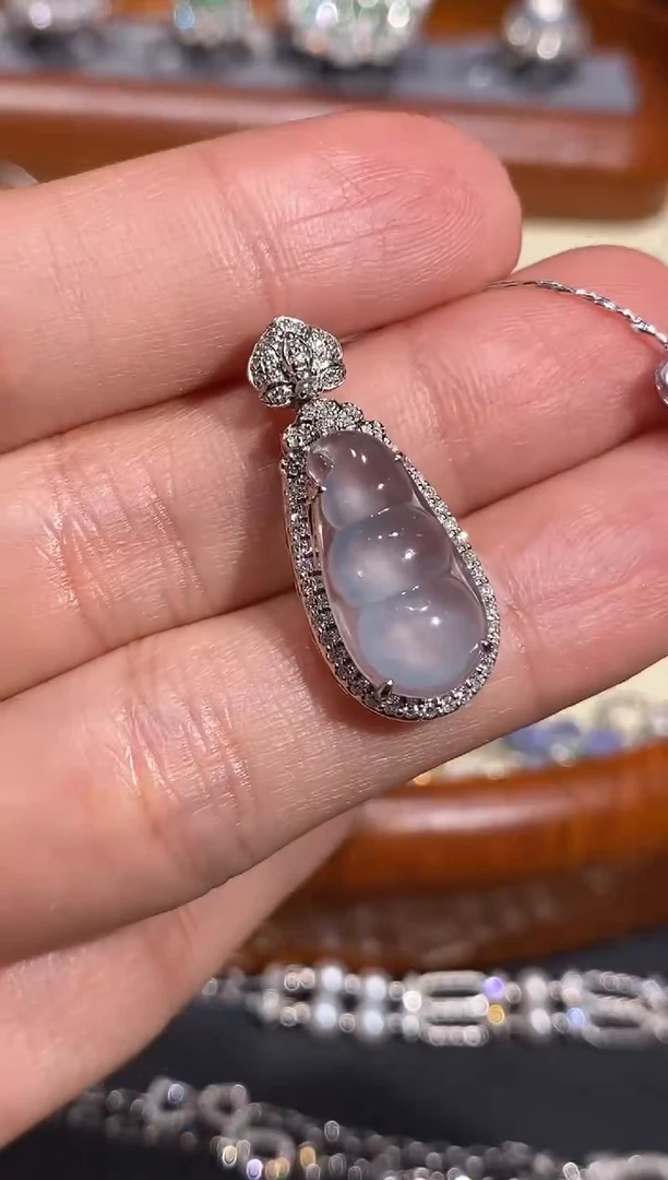 【闪购商品】翡翠颈饰18K金镶嵌吊坠