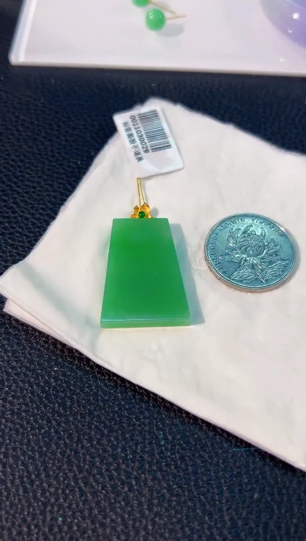 颈饰18K金镶嵌翡翠 缅料A货/支持复检/一件