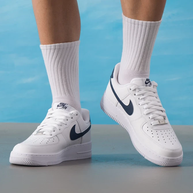 耐克（NIKE）男子AIR FORCE 1 '07运动休闲鞋 FJ4146-119