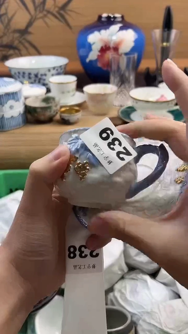 瓷片熊****经A瓷片      239