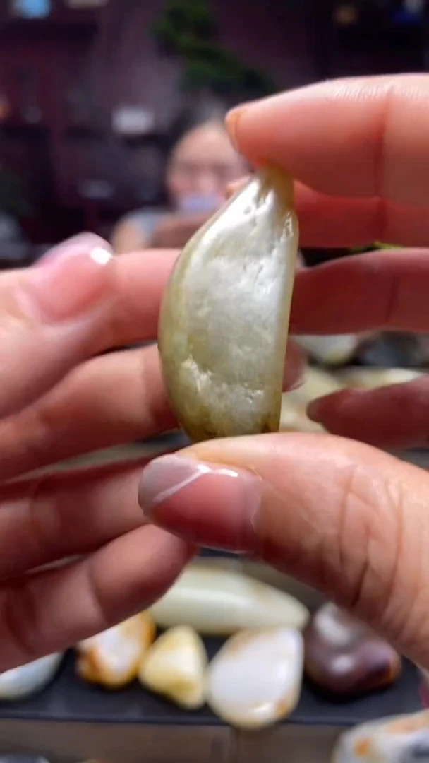 和田玉未镶嵌挂件和田玉吊坠挂件精美