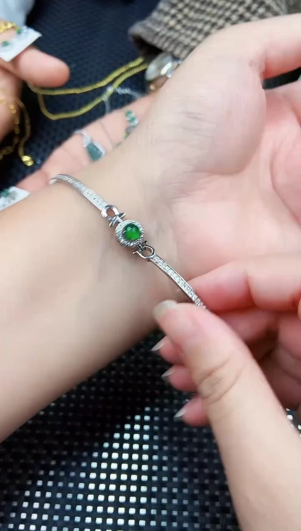 【闪购商品】翡翠手链未镶嵌11111111