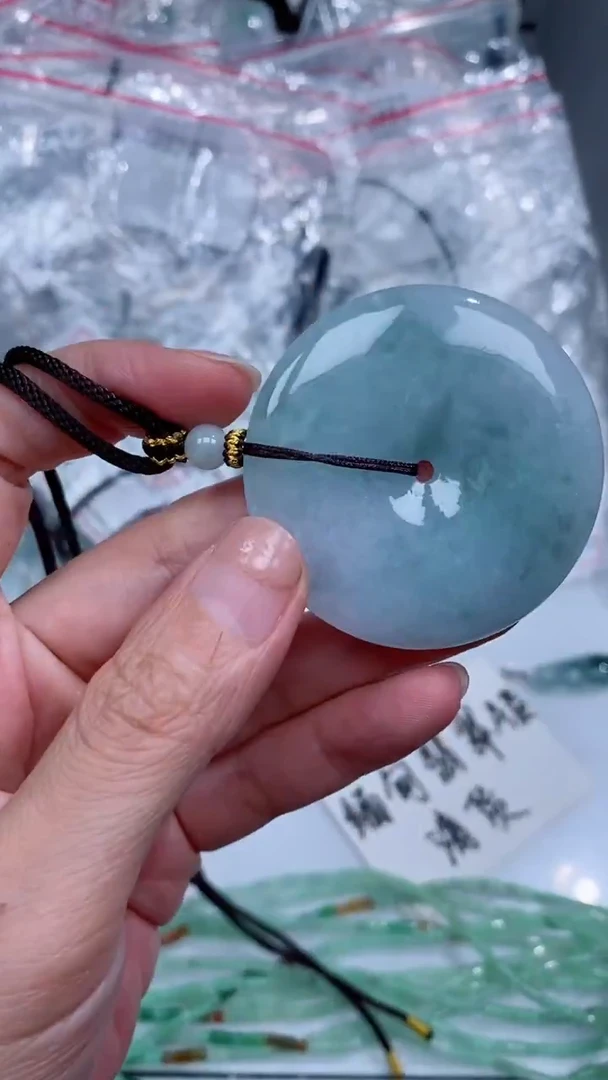 颈饰未镶嵌翡翠吊坠