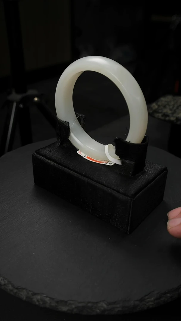 未镶嵌手镯和田玉白玉晴水皮手镯55.3圈